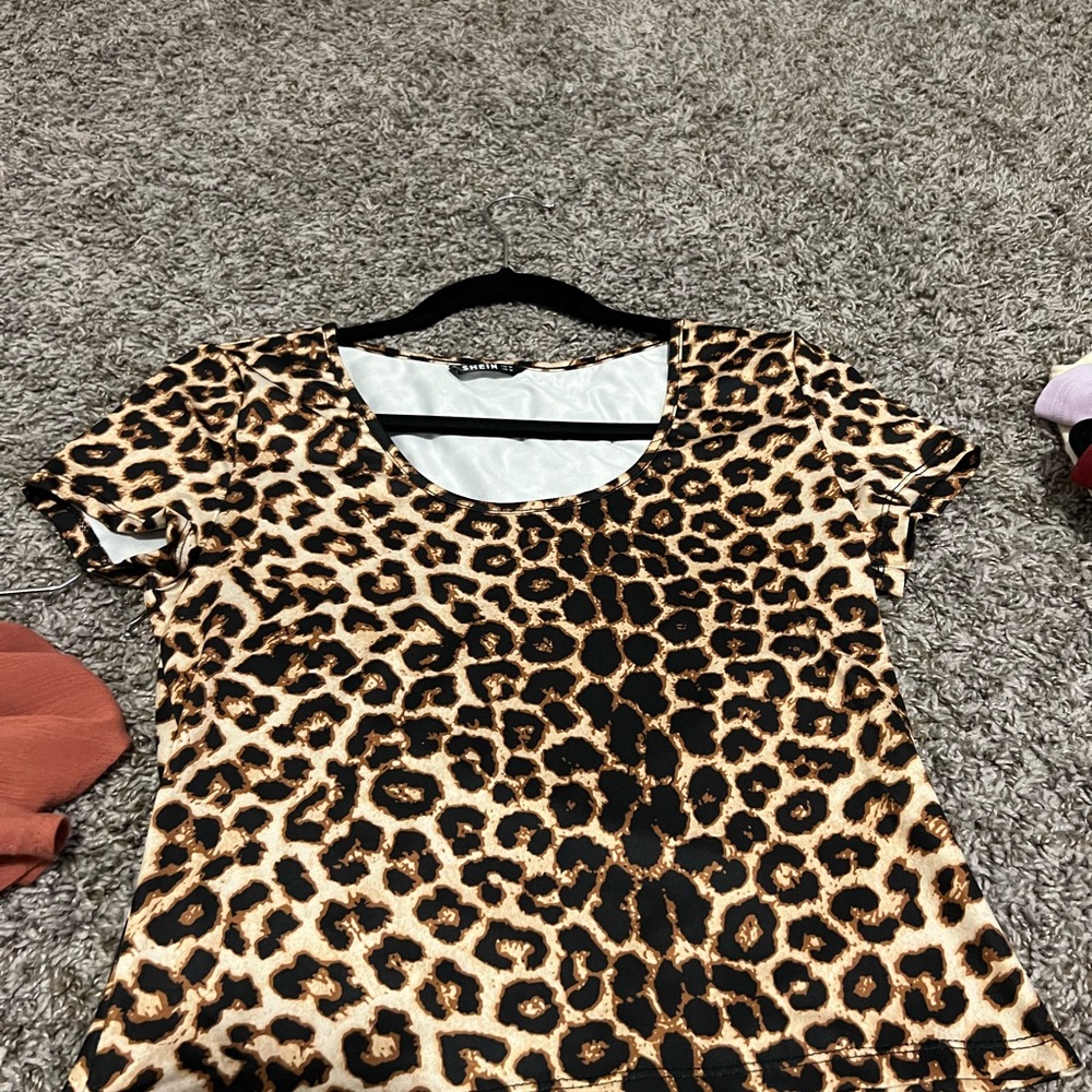 Tops - Picture 5 of 10